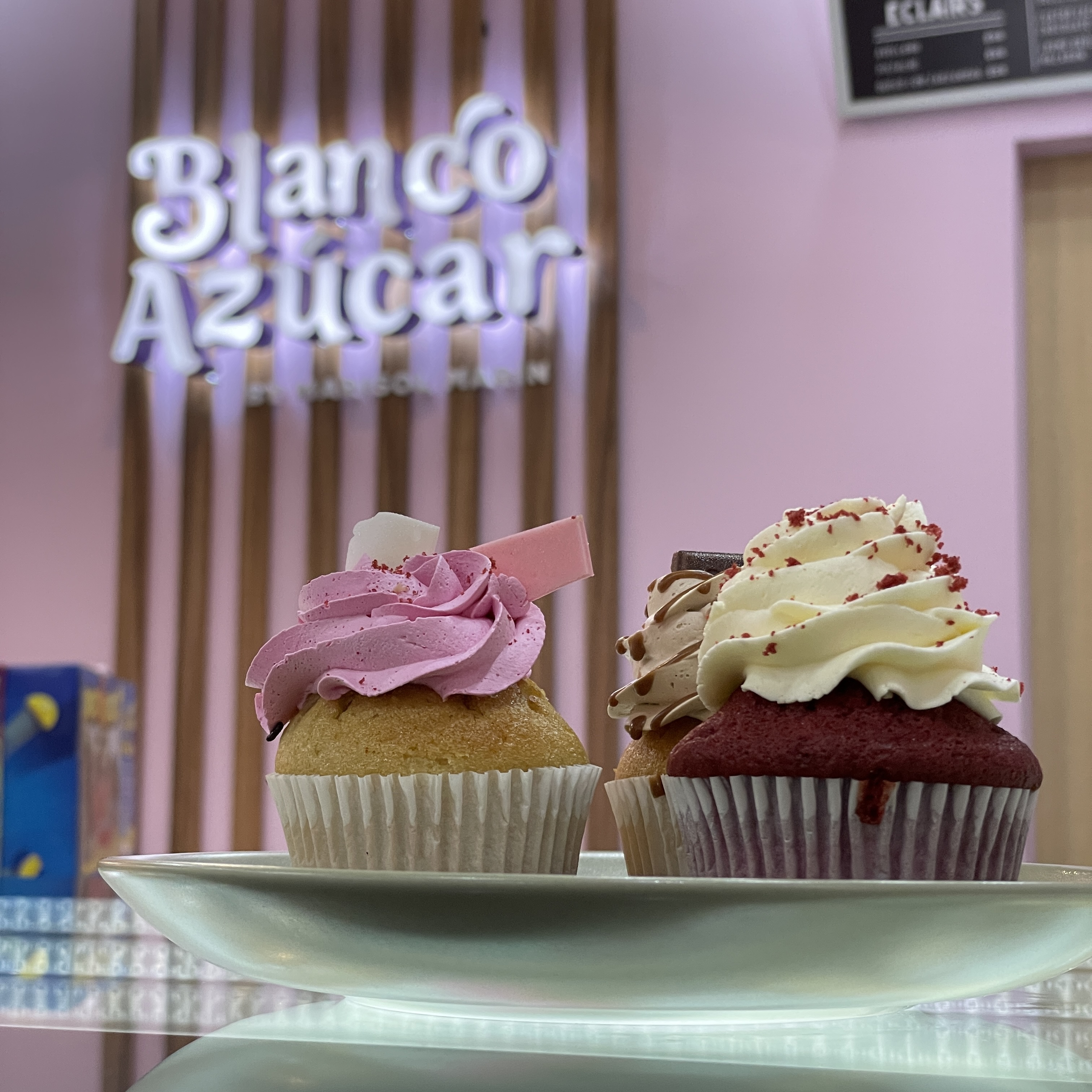 Galería 4 De Blanco Azucar